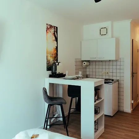 Modern Und Gemuetlich Ggue. Uni-passau, Tg-stellplatz, Balkon Appartement *