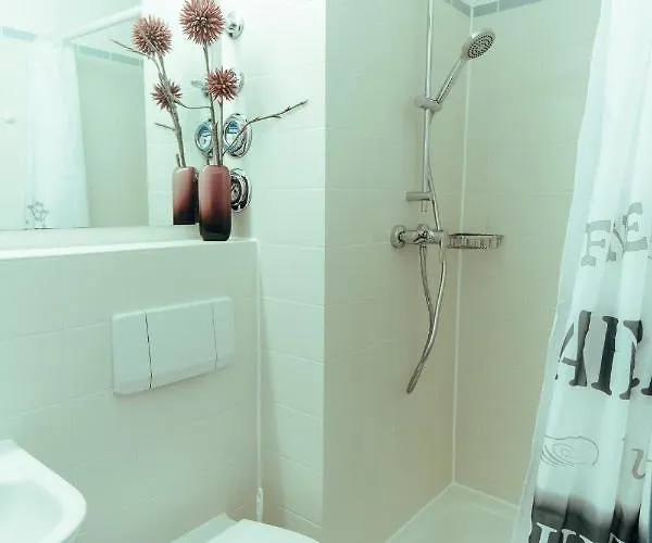 Appartamento Modern Und Gemuetlich Ggue. Uni-passau, Tg-stellplatz, Balkon Passavia