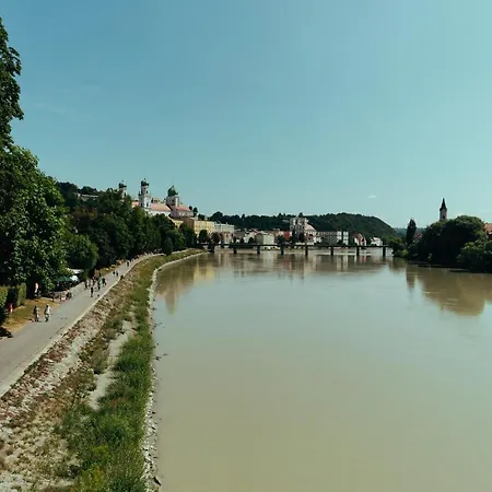 Modern Und Gemuetlich Ggue. Uni-passau, Tg-stellplatz, Balkon Daire